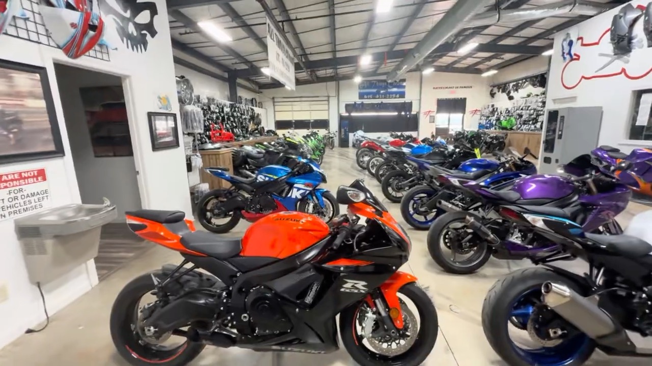 All - 2022 SUZUKI HAYABUSA (LIKE NEW) - 500 MILES - $38,999 ​360