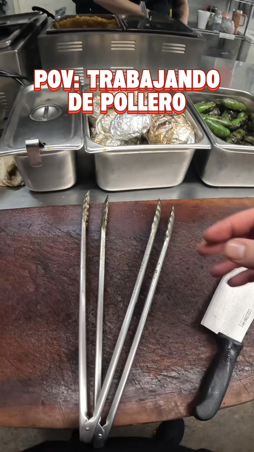 Asi se trabaja en Pollos Asados el Canelo, asando los mejores pollos ...