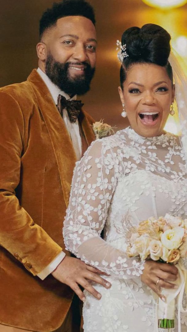 yvette nicole brown wedding dress Brown's 'Perfect' With SURPRISE Guests! Wedding-Suits Modest Mormon Dusty Blue Size:3 (14 AU)