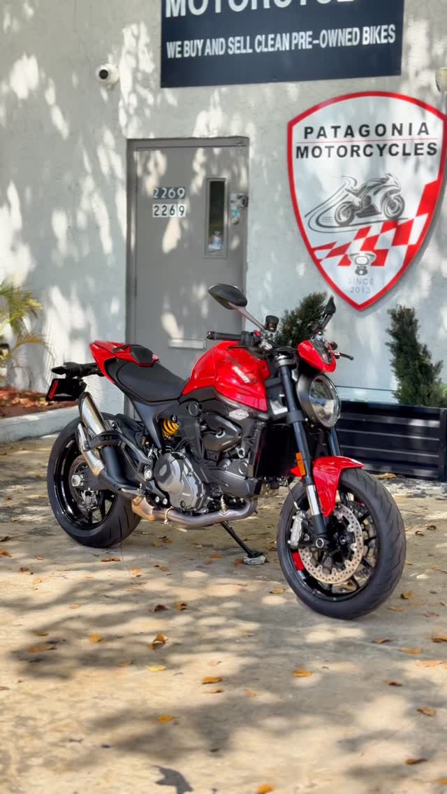 🔥 2025 Ducati Monster – $10,999 🔥 Pure Italian performance. The