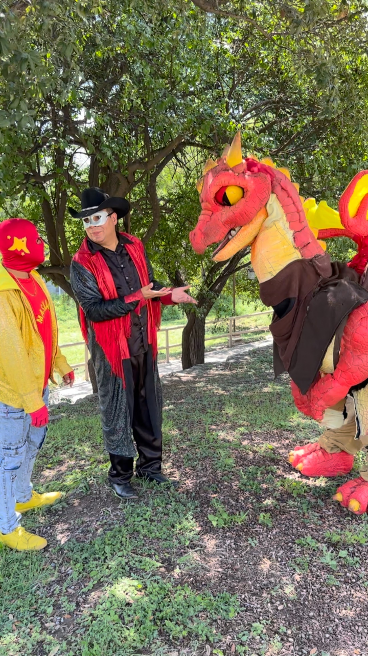 Manito y Maskarin Los Manitos