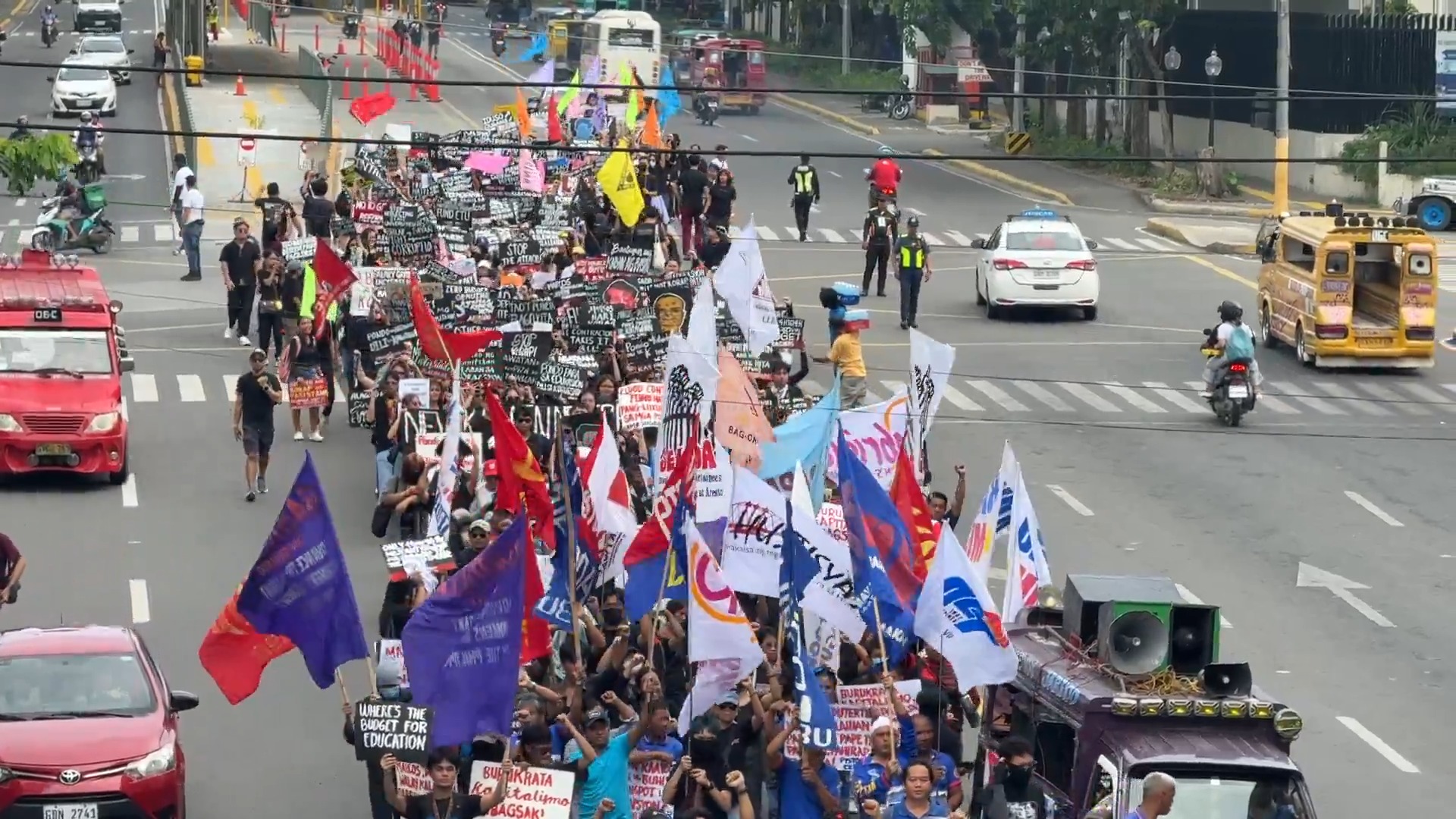 LOOK: Hundreds of protesters marched at Osmeña Boulevard, Cebu City ...