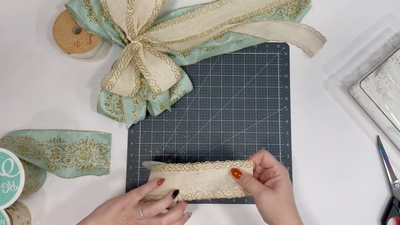 This is so easy! You need to make this wreath and you can watch the ...