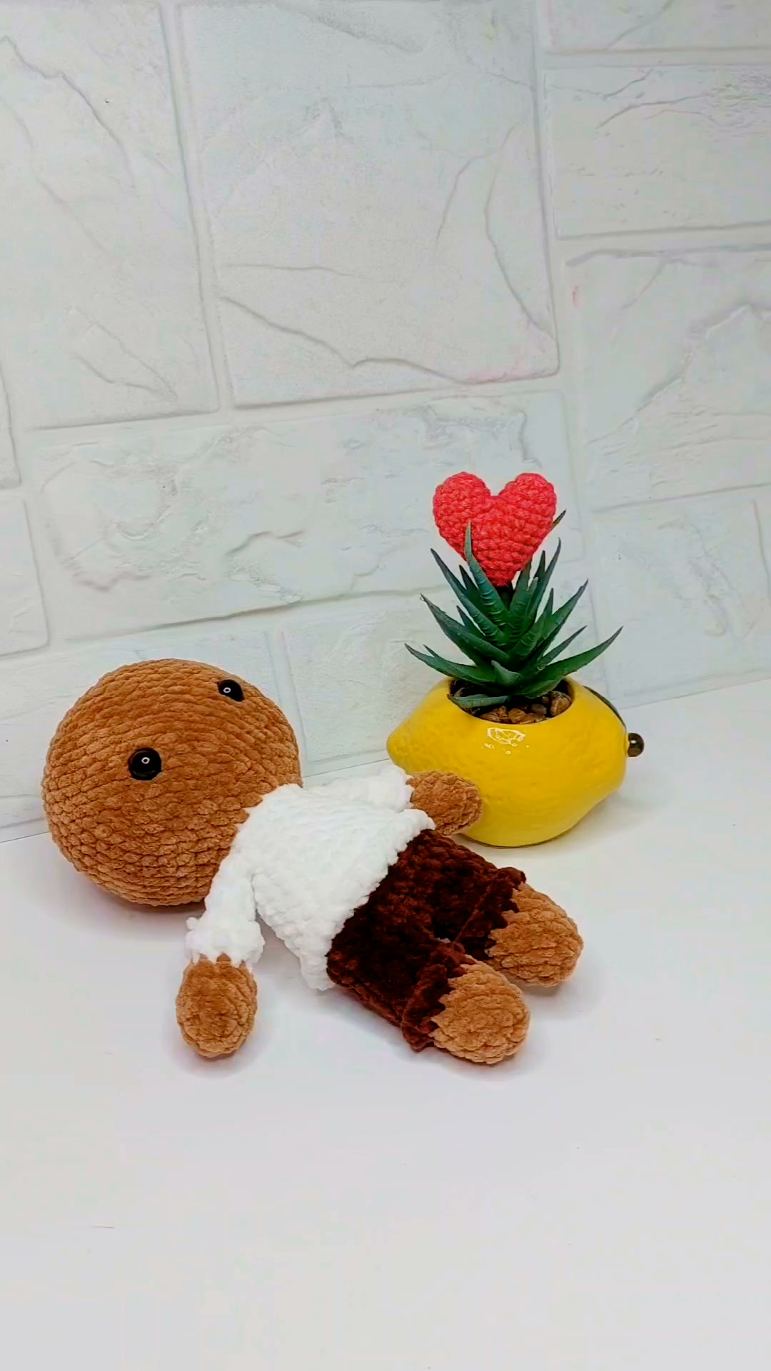 あみぐるみ「୨୧RIBBON୨୧」 We sew the nose and mouth onto the muzzle.🪡🧶🐻 #crochetterapy