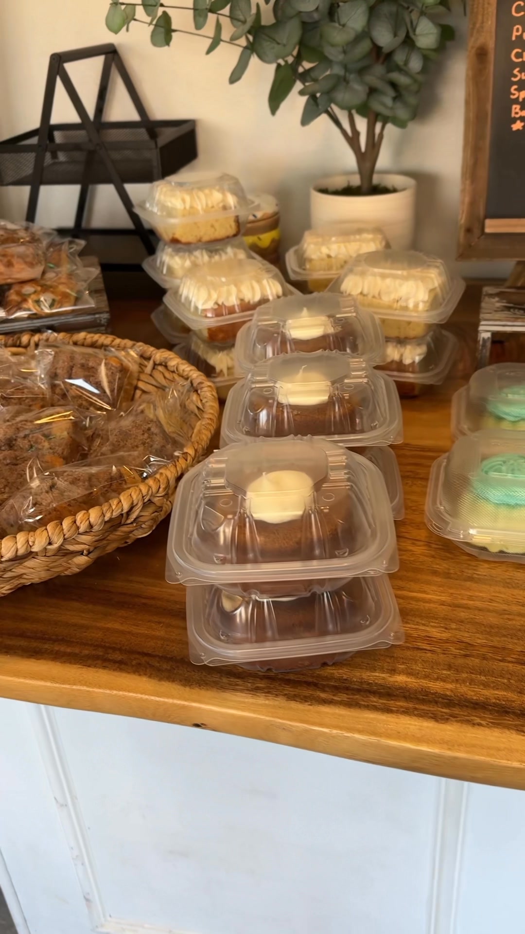 🌞 Good Morning! 🌞 It’s a beautiful day for yummy baked goods! We’re ...