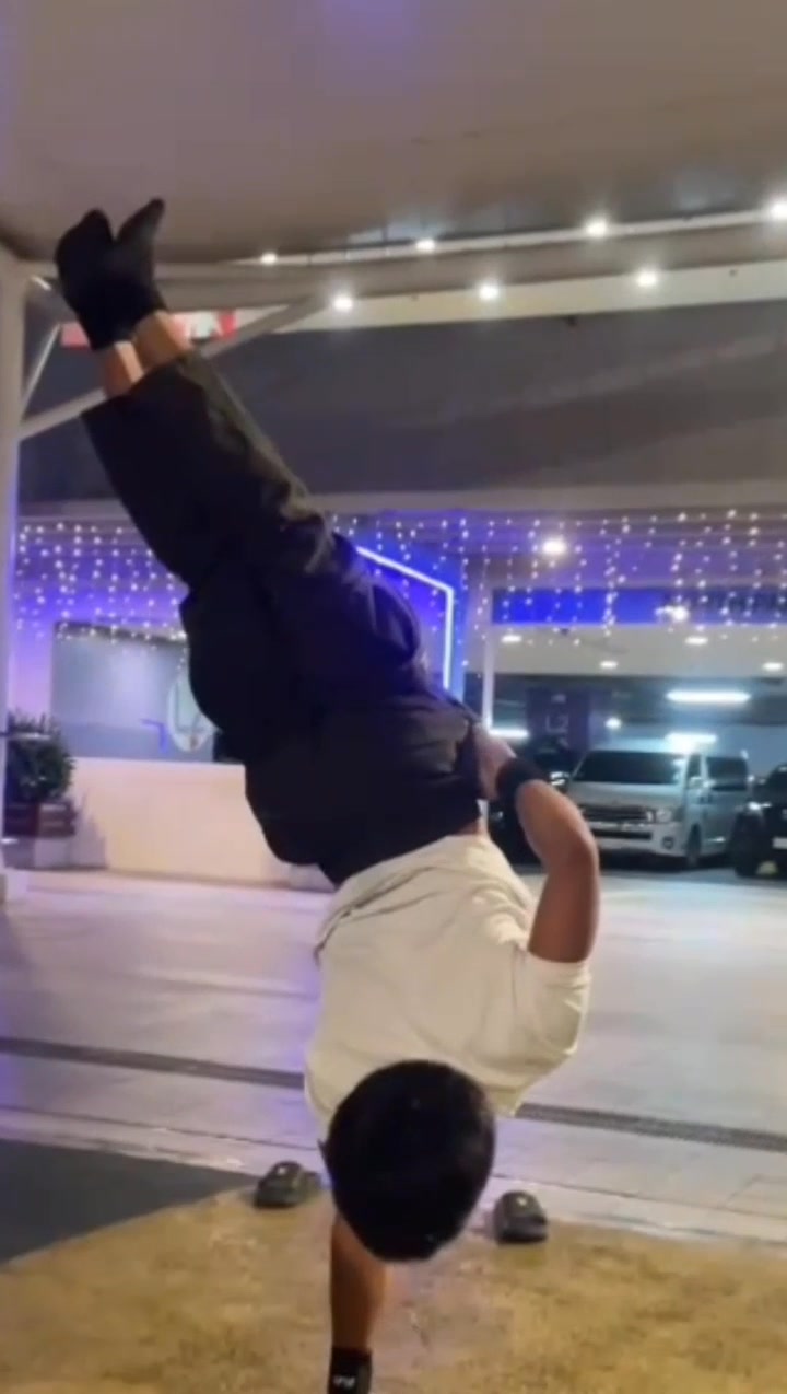#fypシ #highlights #onearmhandstand #calisthenics Onearm Handstand ...