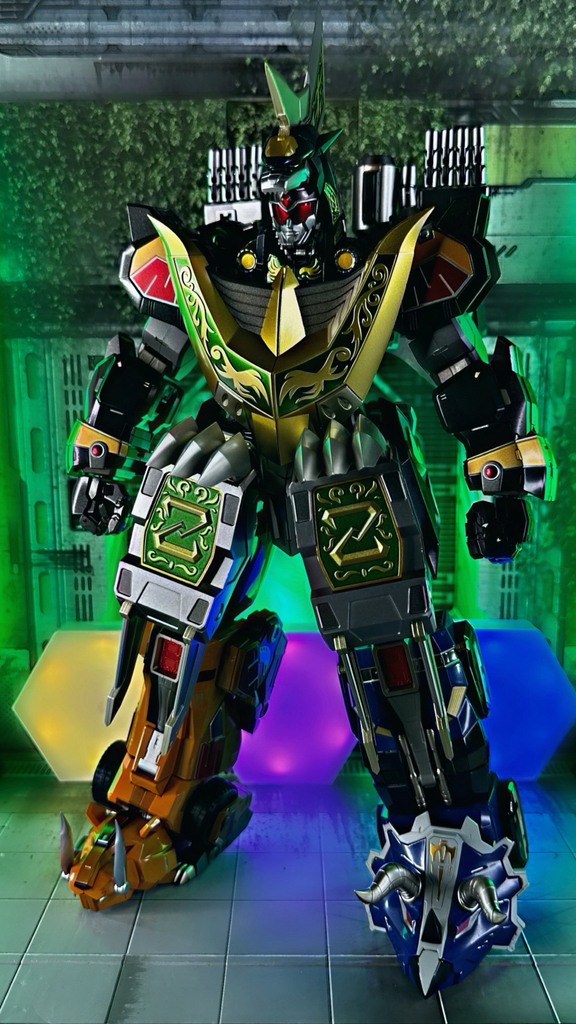 Flame Toys Power Rangers: Kara Kuri Combine Dragonzord! - Convert