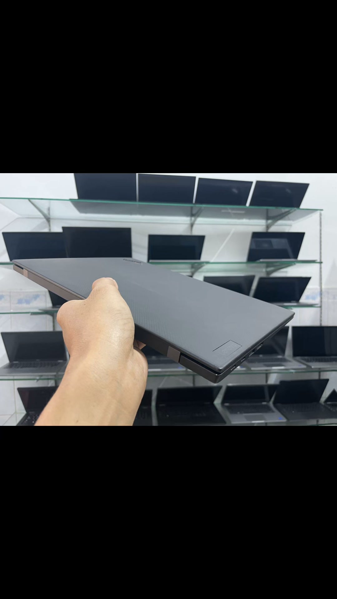 👉 Model Lenovo slime have stock 📩 •Laptop Lenovo X1 Carbon Gen9