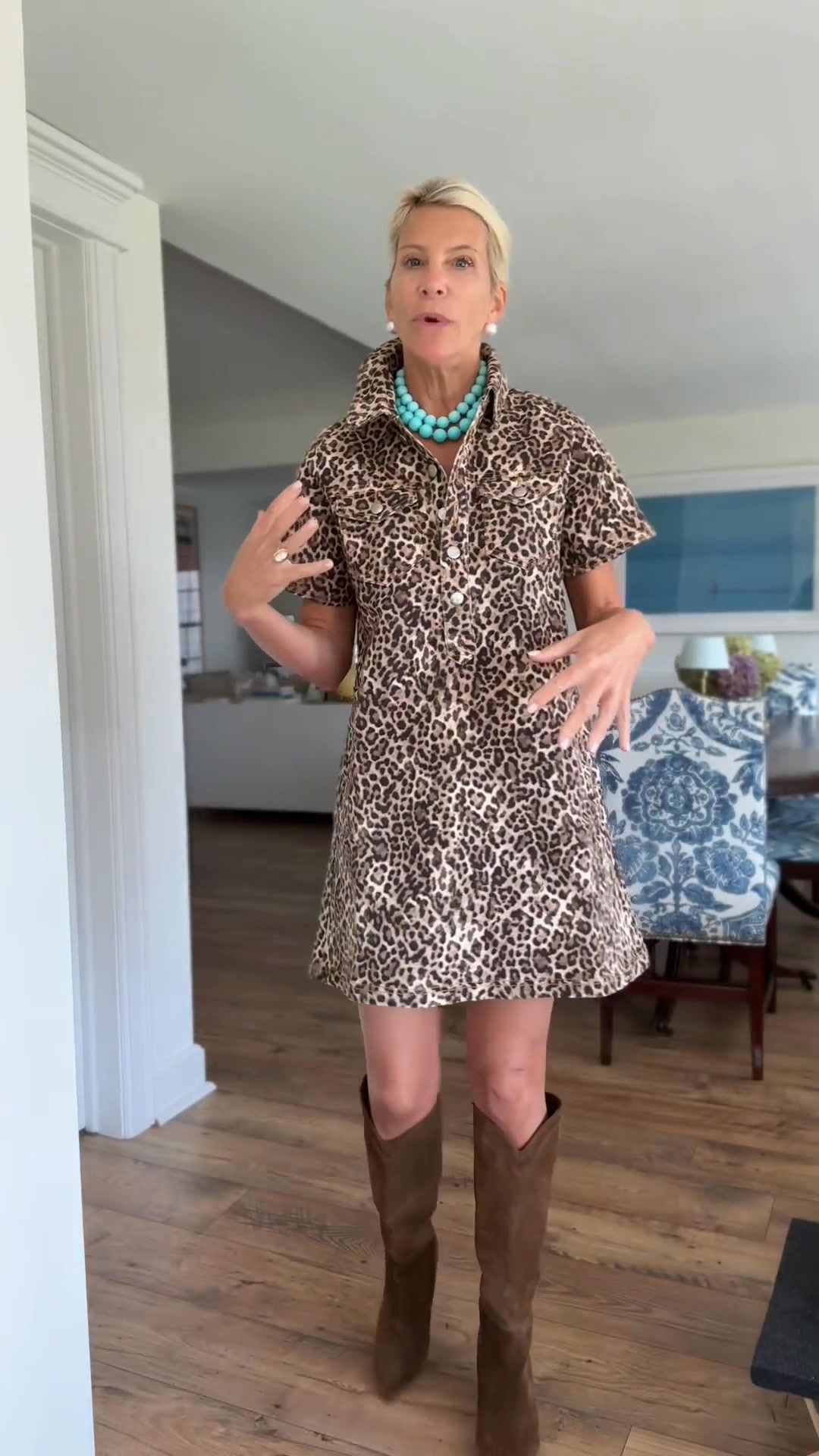 Gabby dress in green leopard – LIKE WHAAT! 💚🐆 This fabric is insane – bold, unique, and fresh AF! Comes with a belt for a snatched waist moment if that's your vibe