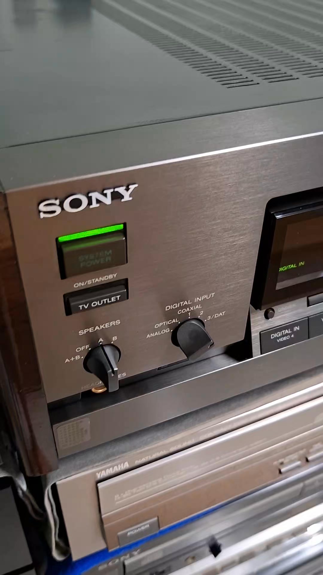 Sony : ta-av900dstereo integrated amplifier100v/ac 80w ×2