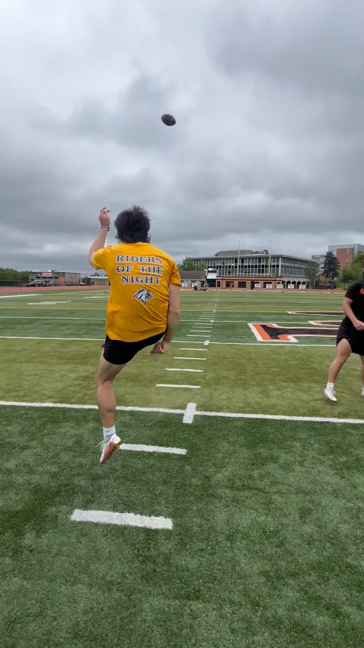 🚨HEADING INTO THE WEEKEND LIKE‼️‼️‼️👟🏈💣💣💣🔥🔥🔥 “KICK BOMBS & KISS MOMS” # ...