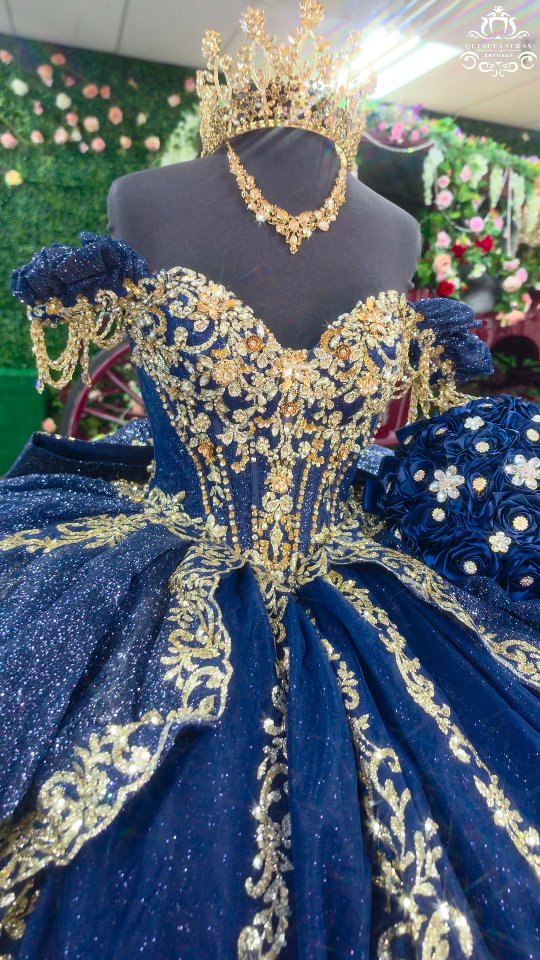 quince navy blue dress New Fall 2026 and gold arrival ✨️, ., Beautiful gown designed to demand the spotlight. A gorgeous shade of navy contrasts in the most elegant way against the most perfect shade of bump friendly Tips for Wearing Black Size:size 10 Featuring a striking corset
