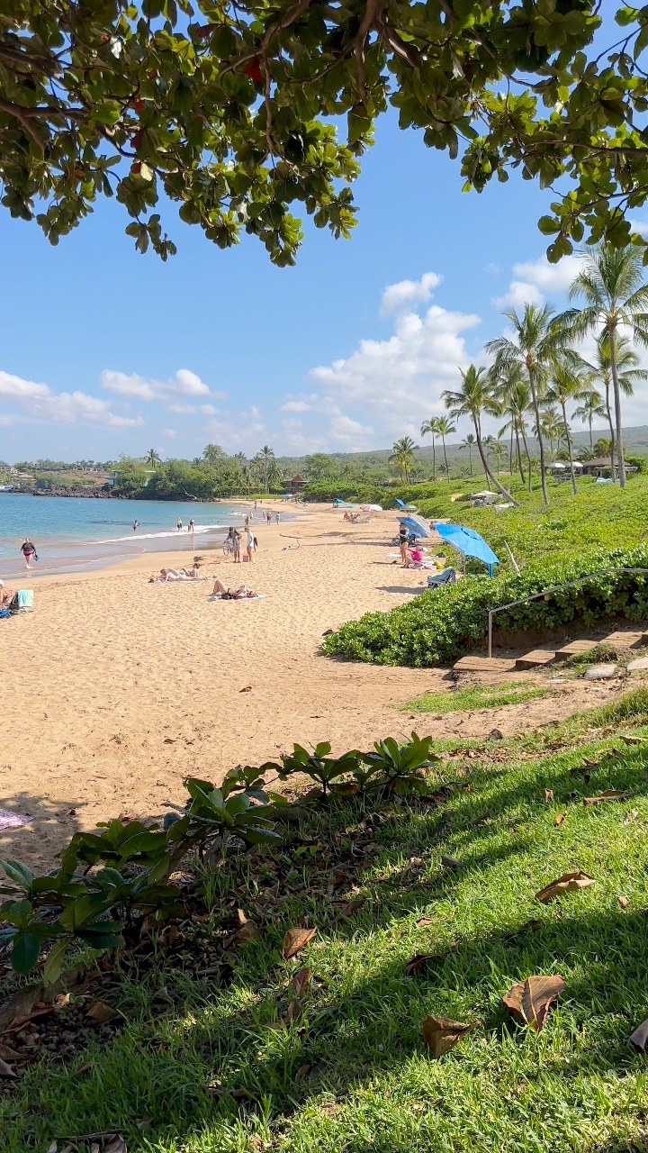 Maluaka Beach 🏖️ Maui, Hawaii 🌺 • • • #aloha #tropical #paradise # ...