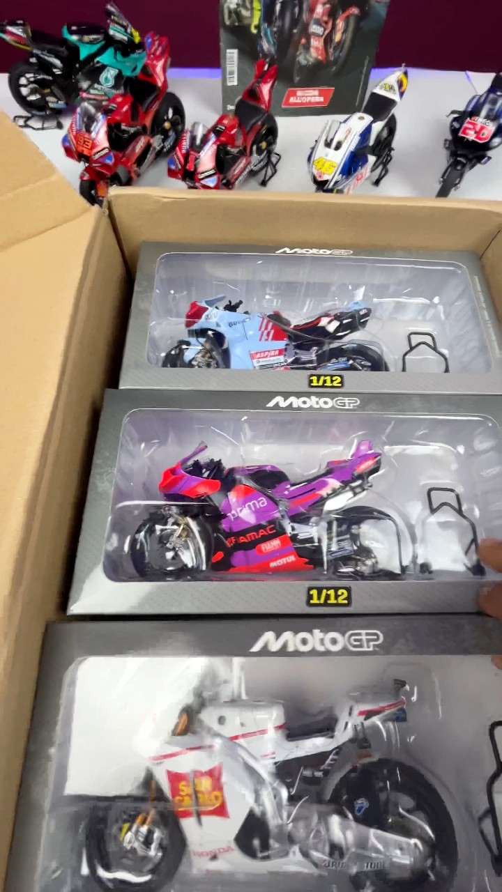 MotoGPᵀᴹ in miniature😃 built in scale 1:12🏁 by De Agostini See
