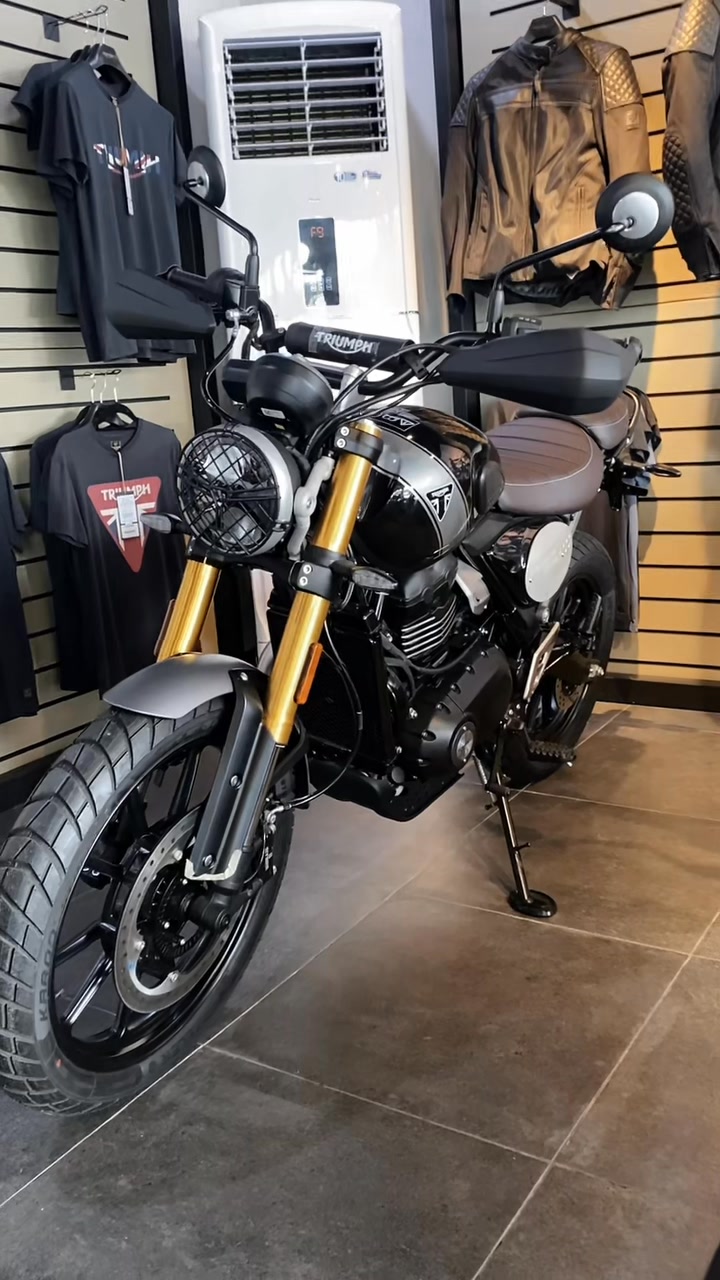 TRIUMPH SCRAMBLER400x SRP: 339,000 WE ACCEPT 💵 CASH 💳 CREDIT CARD 🏠 IN ...