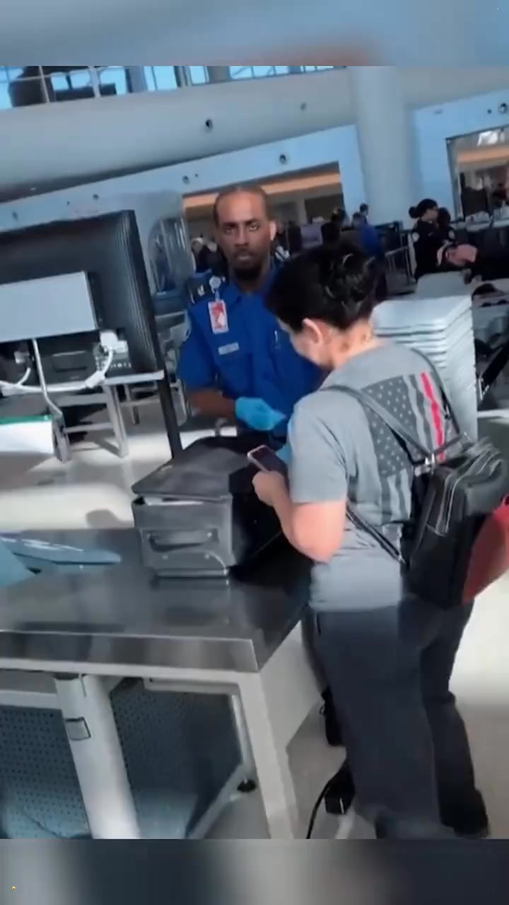 Funny moments at airport security #dih #funnyvideos.#prank #laugh #TSA ...