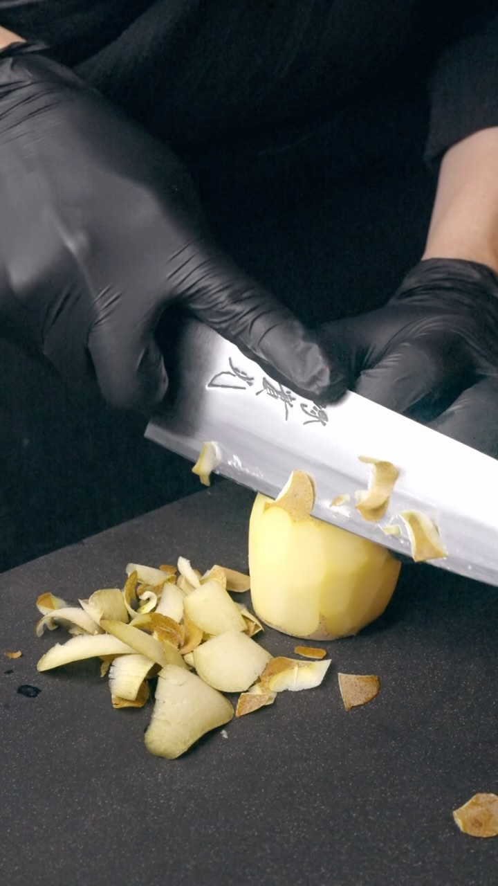 I couldn't cut the frozen kiwi, so I sharpened the knife. 冷凍キウイが切れなかったの ...