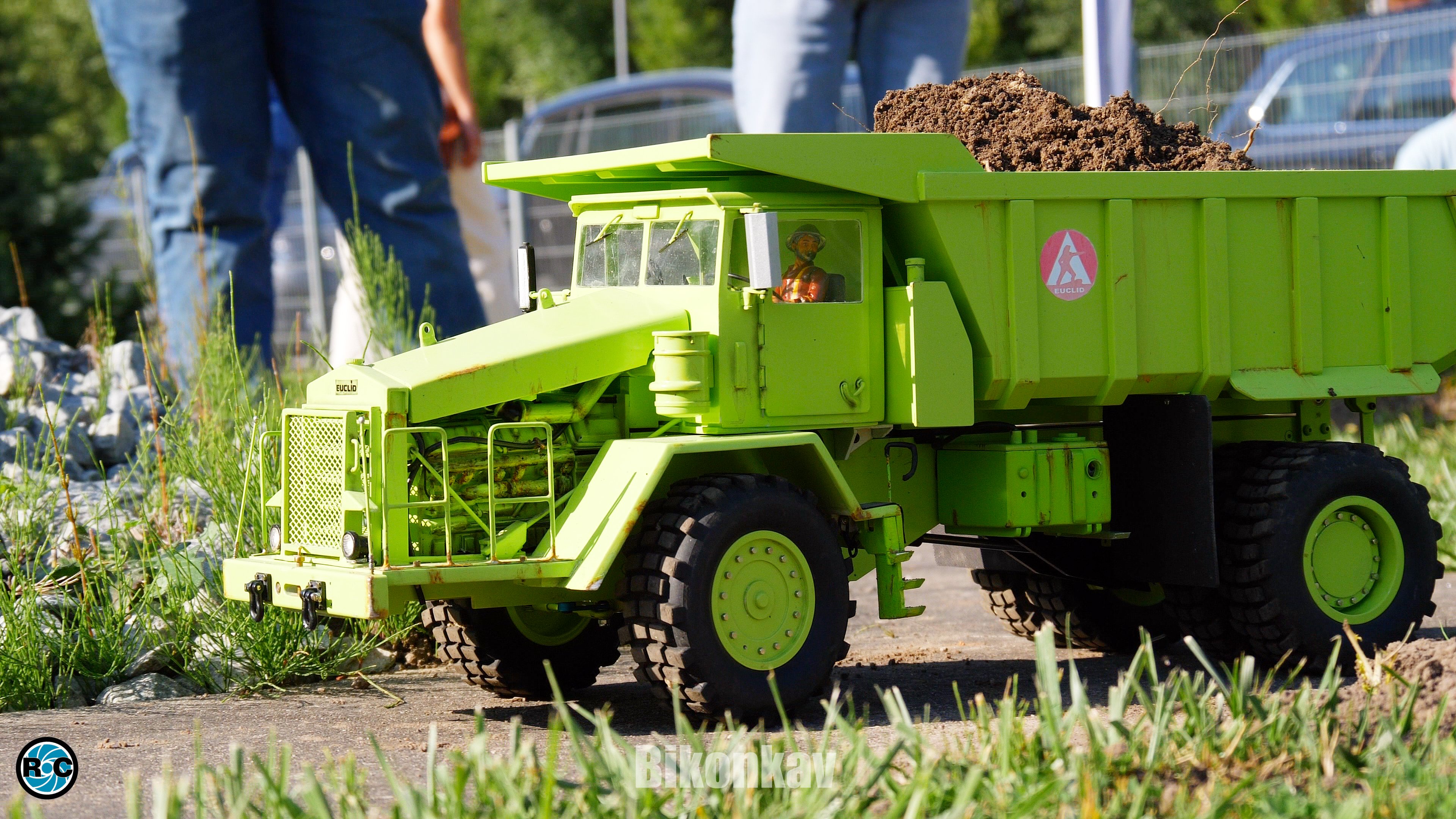 Rare EUCLID RC Dump Truck 1/14 scale! Heavy Machines! Big Action 