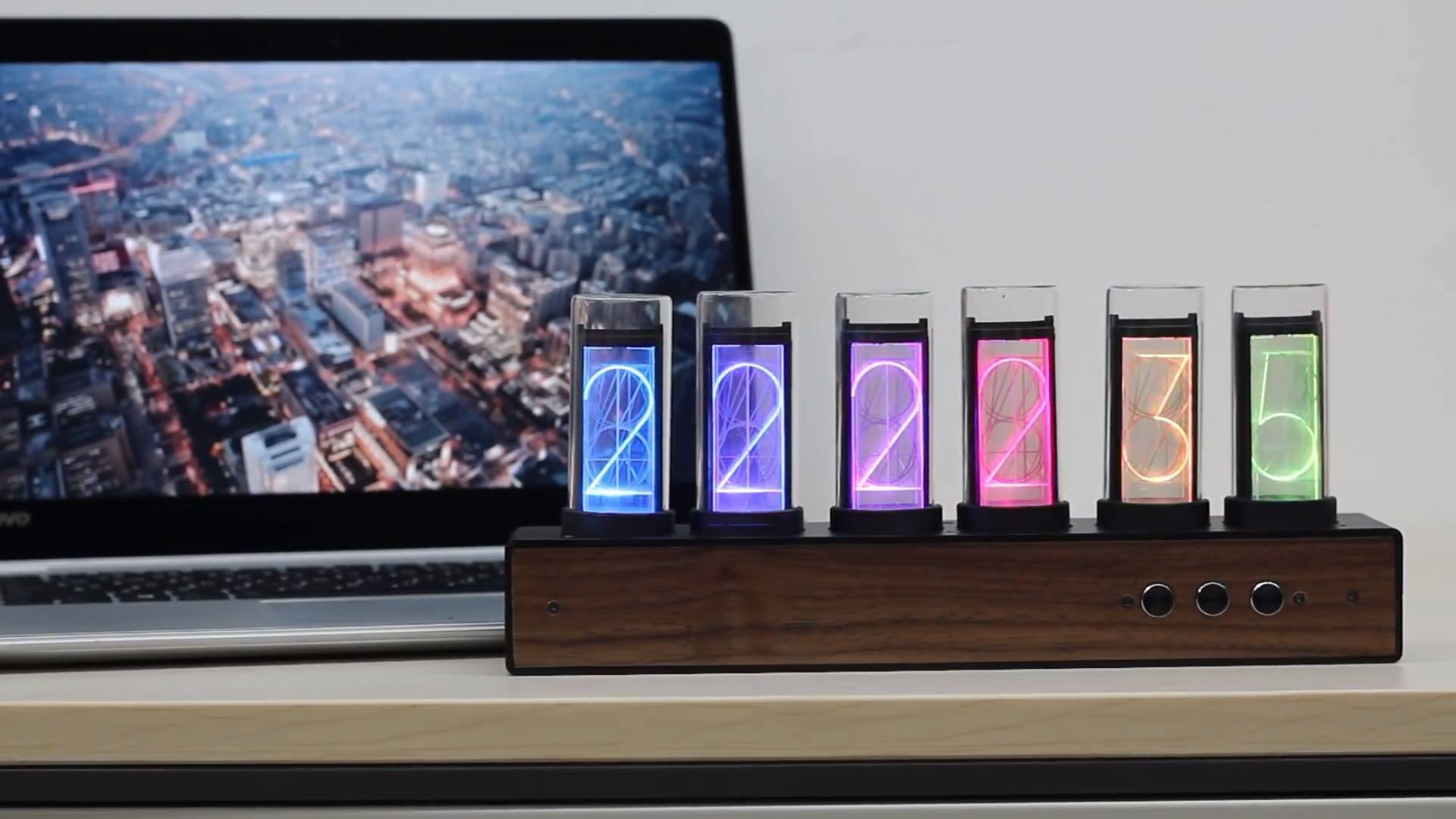 Gixie Clock is one of outstanding project in DFRobot creative 