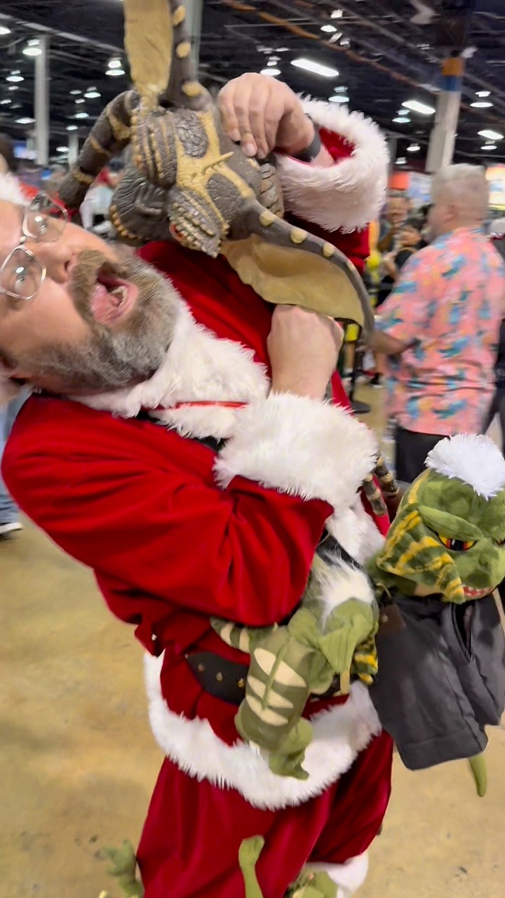 No not Santa! Those damn Gremlins! @thewagon24 on insta #gremlins # ...