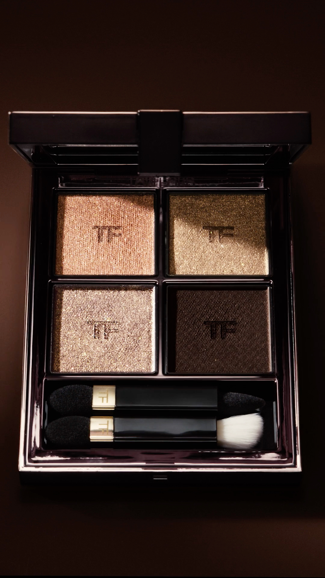Now in a new, artistry-inspired palette, new Runway Eye Color Quad