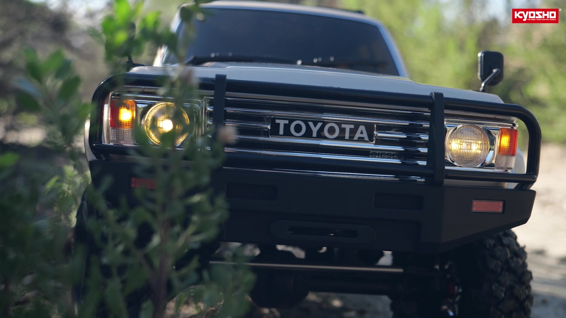 Kyosho's 1/10 scale Toyota Land Cruiser 60 captures the legendary