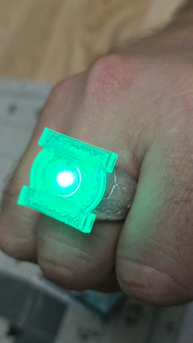Alex Alfonso cast his Green Lantern ring in metal! It finally has