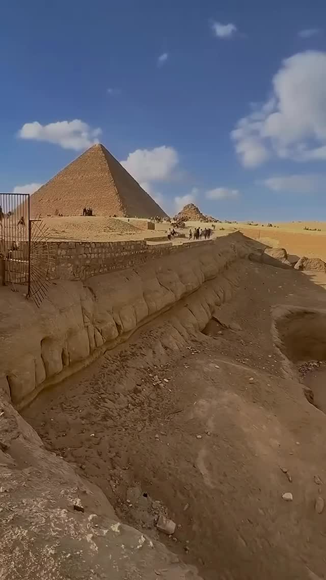 THE GREAT SPHINX OF GIZA Guardian of the Pyramids X Carved from a ...