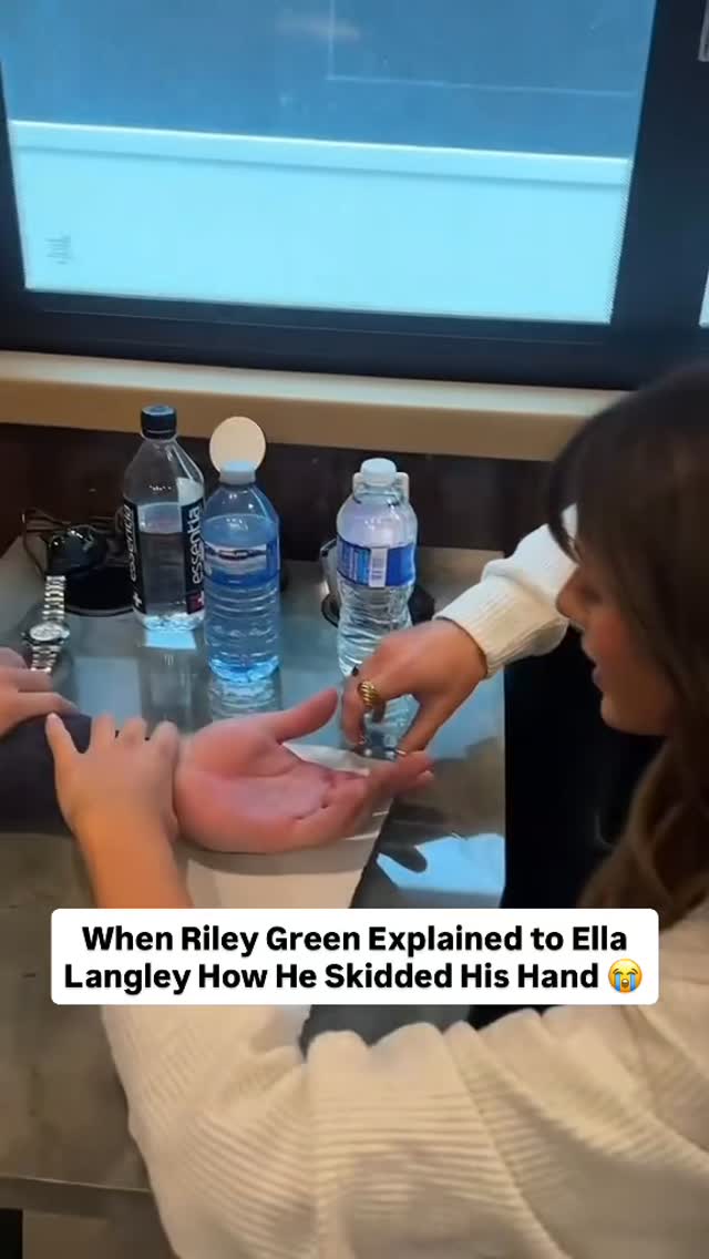 Riley Green out here saving lives 😭 | Country Hub | Facebook