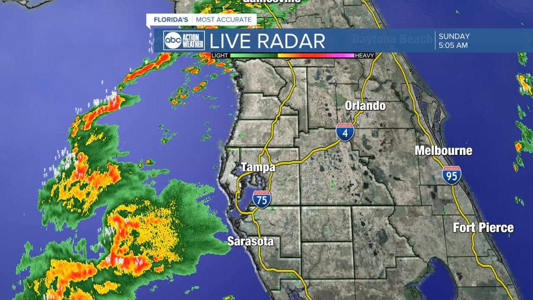 LOOK at this radar! Showers and storms are moving in from the Gulf ...