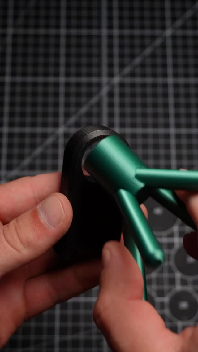 3D Printed motorized universal pin joint #3dprinted #makerworld # ...