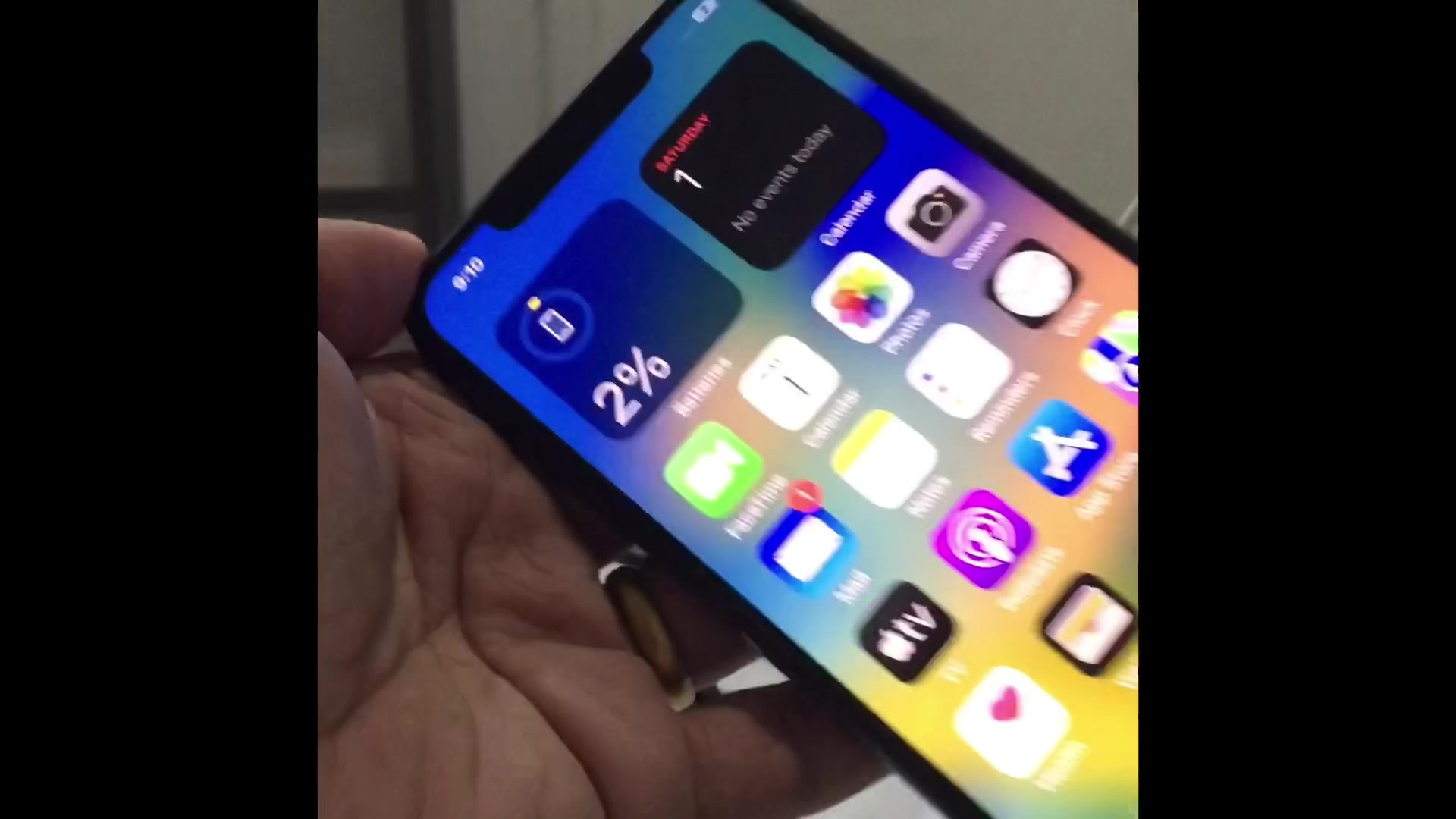 Hello Everyone? Can you guy please help me! My Iphone Xs Max 