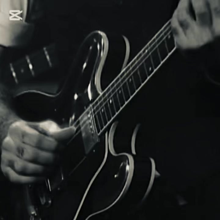La senti questa voce | Io volevo solo imparare a suonare il sax | Facebook