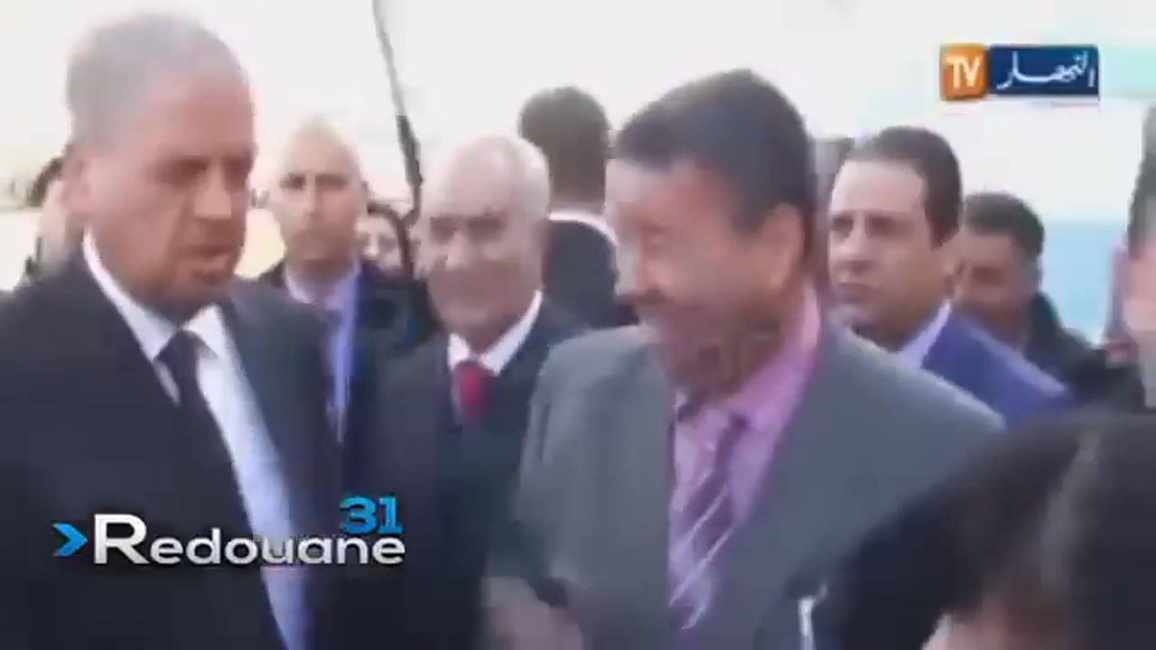 قبل 11 سنة كانت راح تتخلط بين الصين والجزائر قا ربي سترنا 😂 | Madani ...