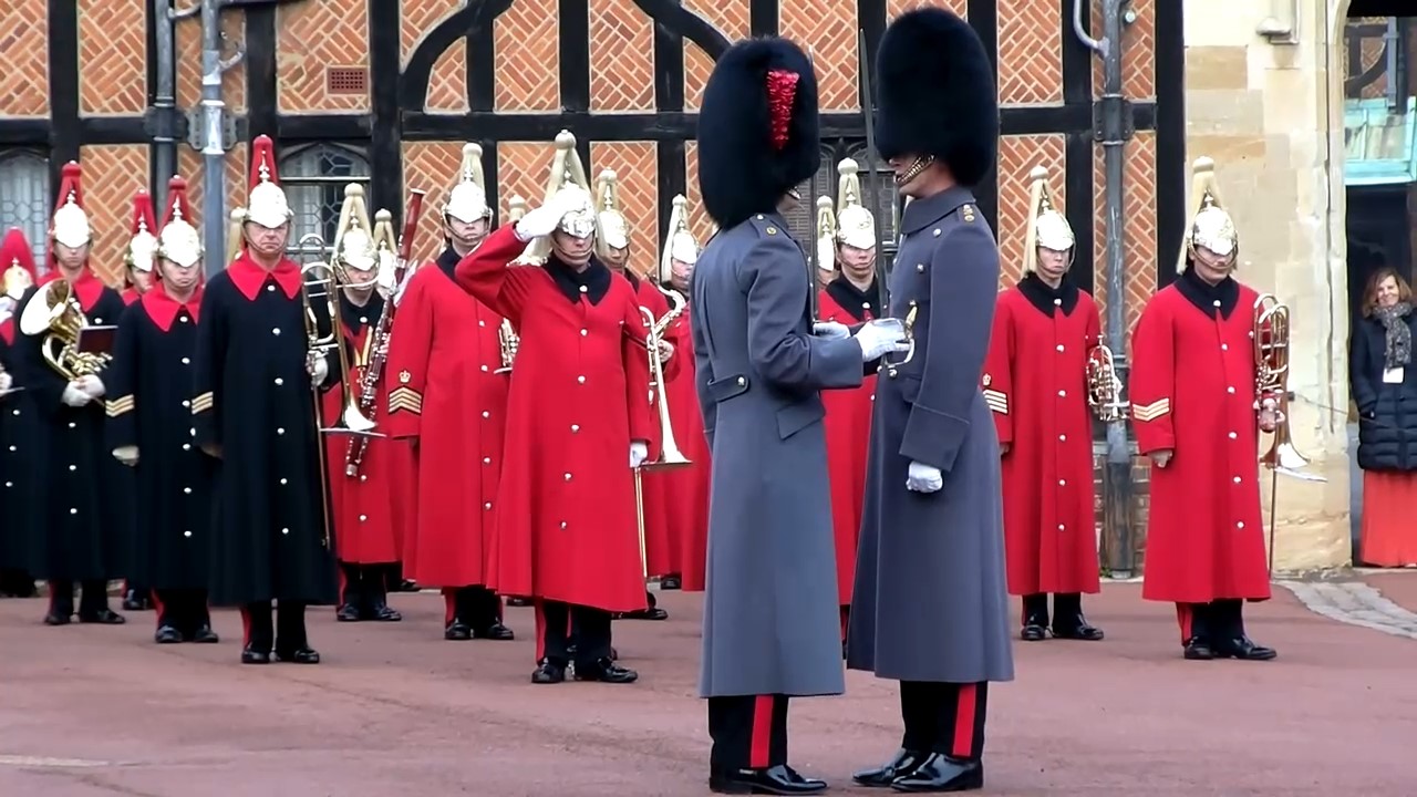 Windsor Casle Guard Change | Nijmegen Company Grenadier Guards handover ...