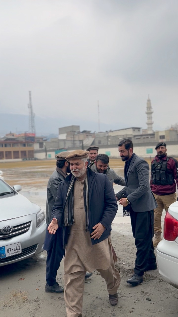وزیر داخلہ گلگت بلتستان ساجد علی بیگ اور وزیر امورِ نوجوانان سید عادل ...