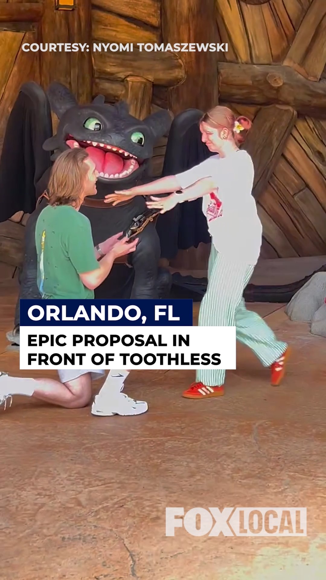 EPIC PROPOSAL 💍 A man asked his girlfriend to marry him right in front ...