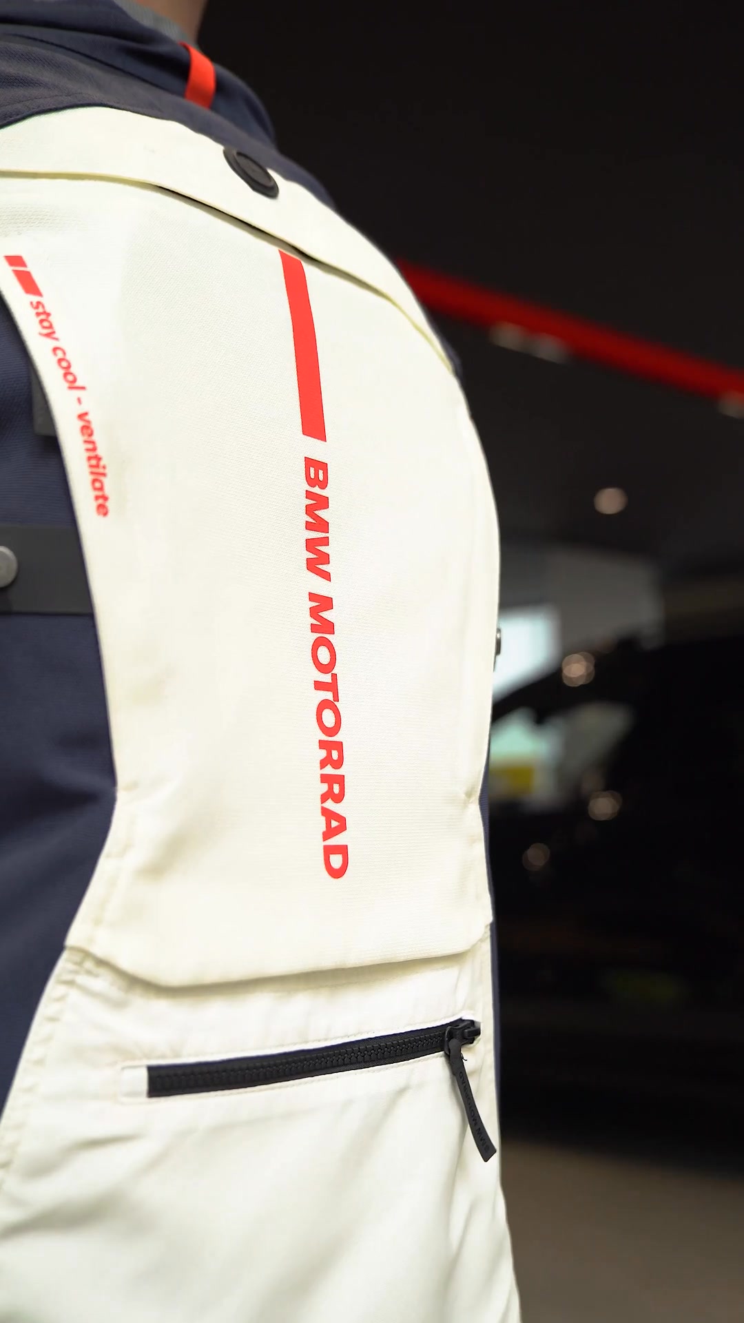 🛡️ Discover the BMW XRide jacket, the perfect fusion of style