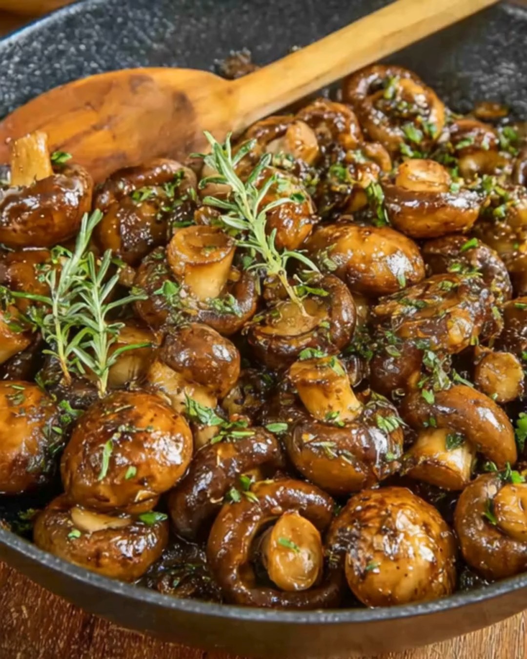 Bourbon Mushrooms Ingredients: 8 ounces cremini or button mushrooms ...