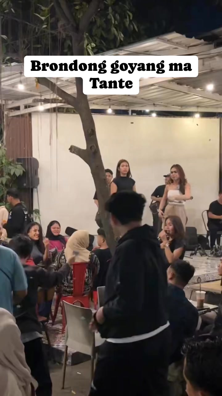 Brondong vs Tante | Rama Borneo
