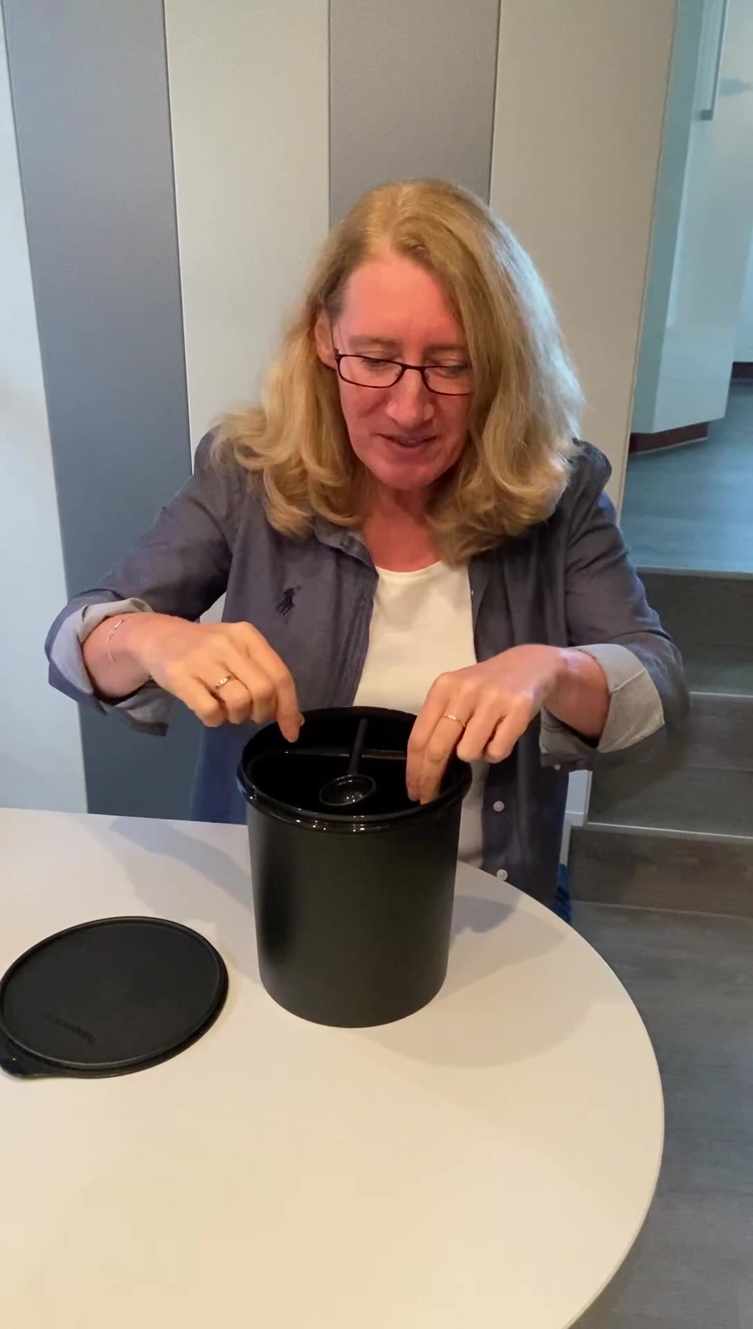 Endlich wieder eine #Kaffeedose von #Tupperware. Unser #Kaffeehaus. Vielseitig einsetzbar und schick zugleich. Nur bis zum 31.10.21 bestellbar! , Zu meinem WebShop: www.wilmapauli.de , #wilmatuppern