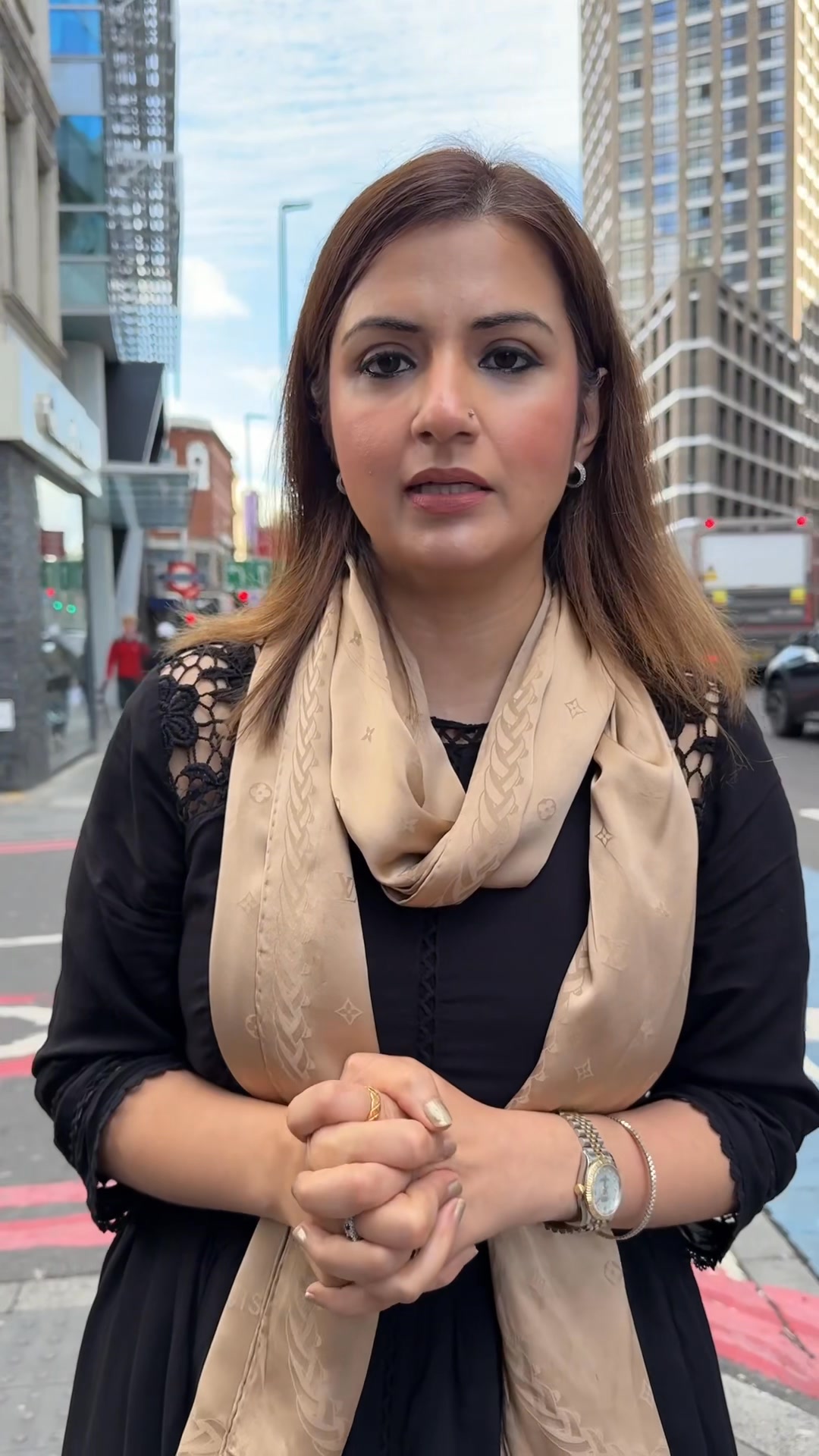 Pakistani home cook Sunia Imran wins top honour at UK National Curry ...