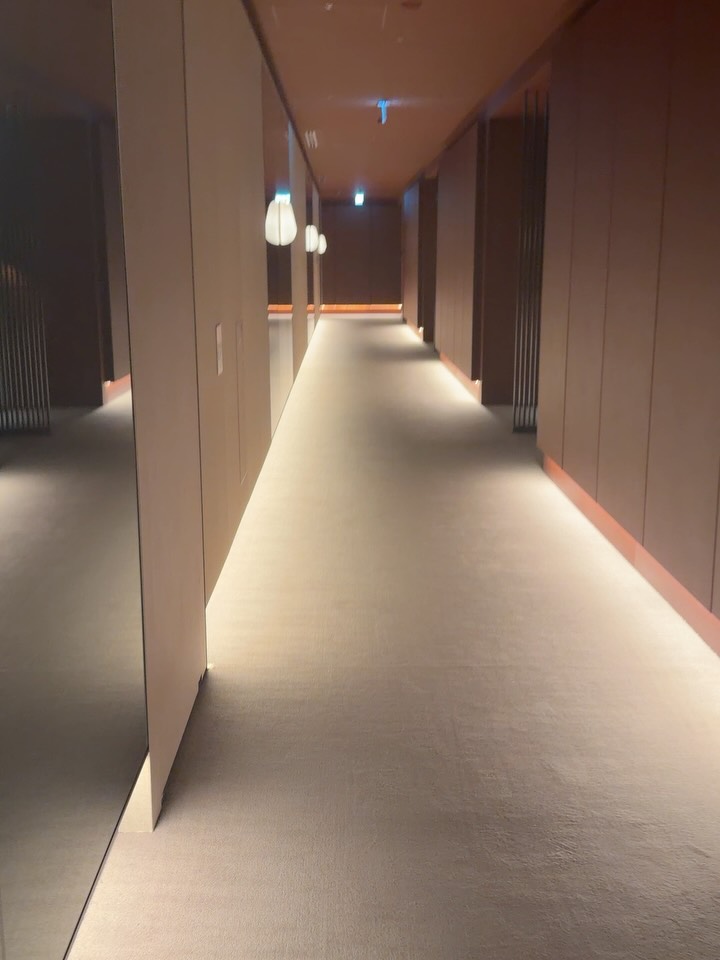 俳優の山田孝之さんが、DITAのAVECを愛用されてます。 すごくオシャレ