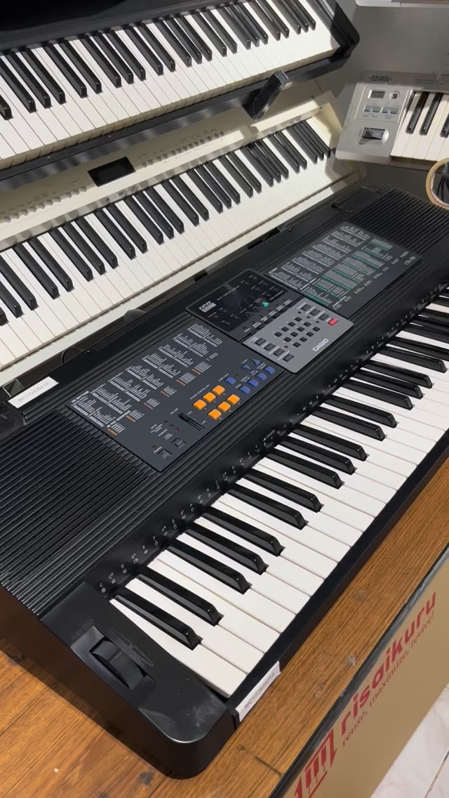 Casio CTK-750 Keyboard Piano Synthesizer 61-Key Digital with Touch