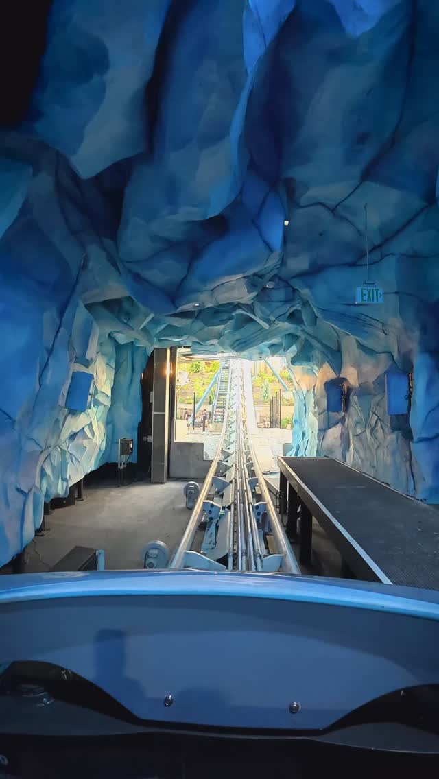 Who loves golden hour POVs? 🎢 Penguin Trek - SeaWorld Orlando 🐧 # ...