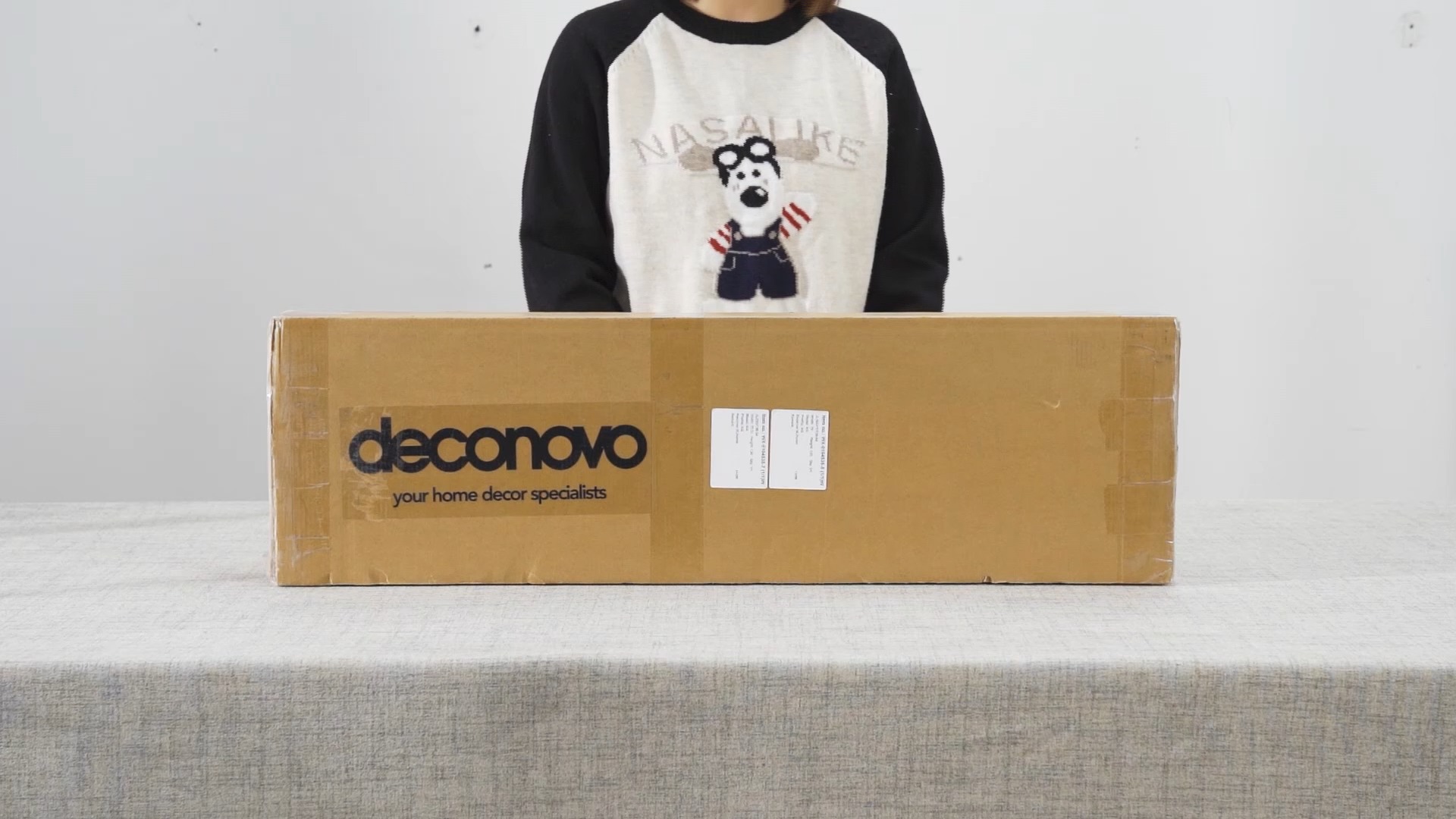 Join us as we unpack the stunning Jacqueline Custom Light-Filtering Motorized Roller Shades from Deconovo! These innovative shades combine modern convenience with elegant style, offering customizable