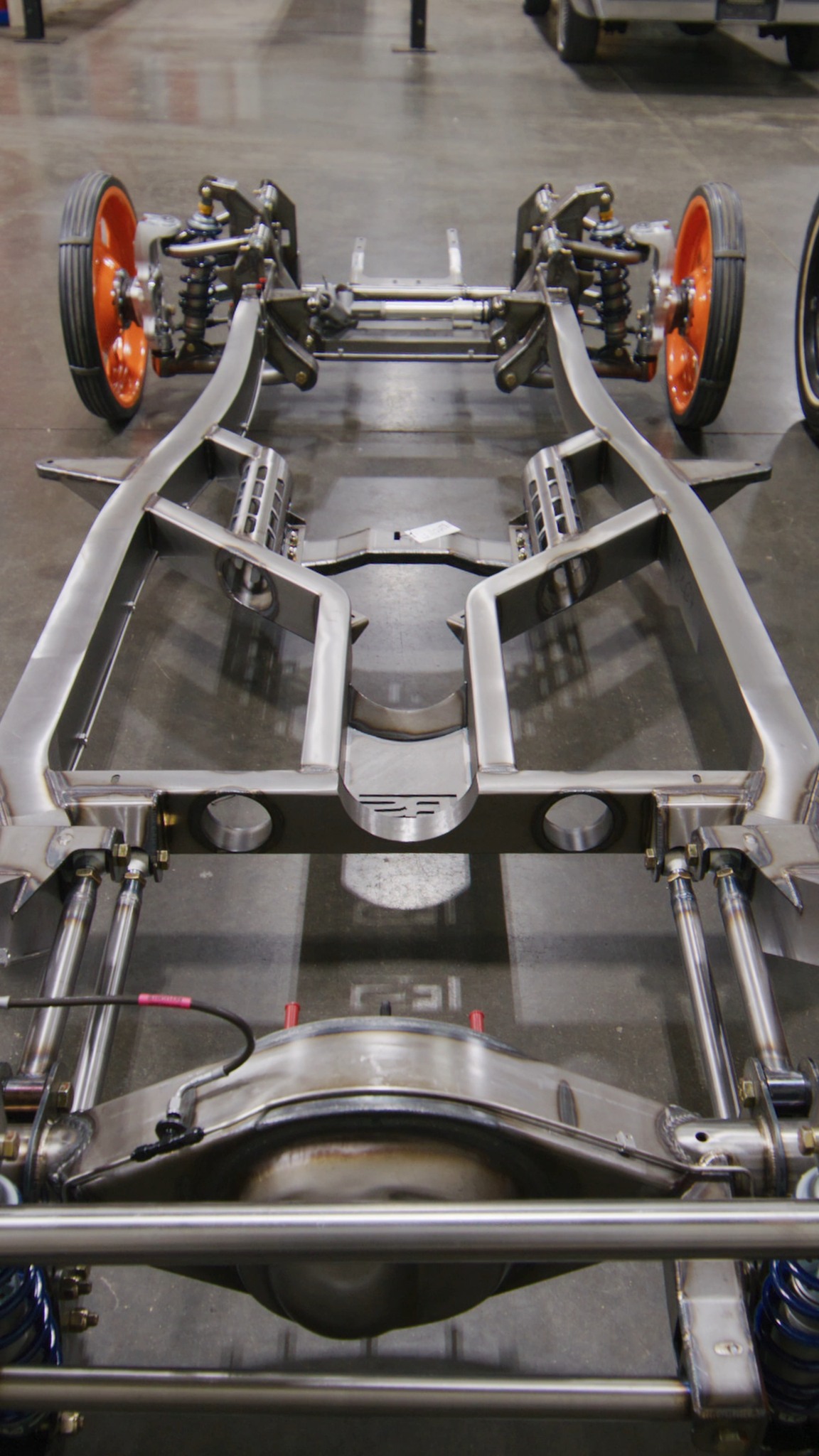 road master デッドストック You can dress up a stock chassis all you want. Bolt on the best
