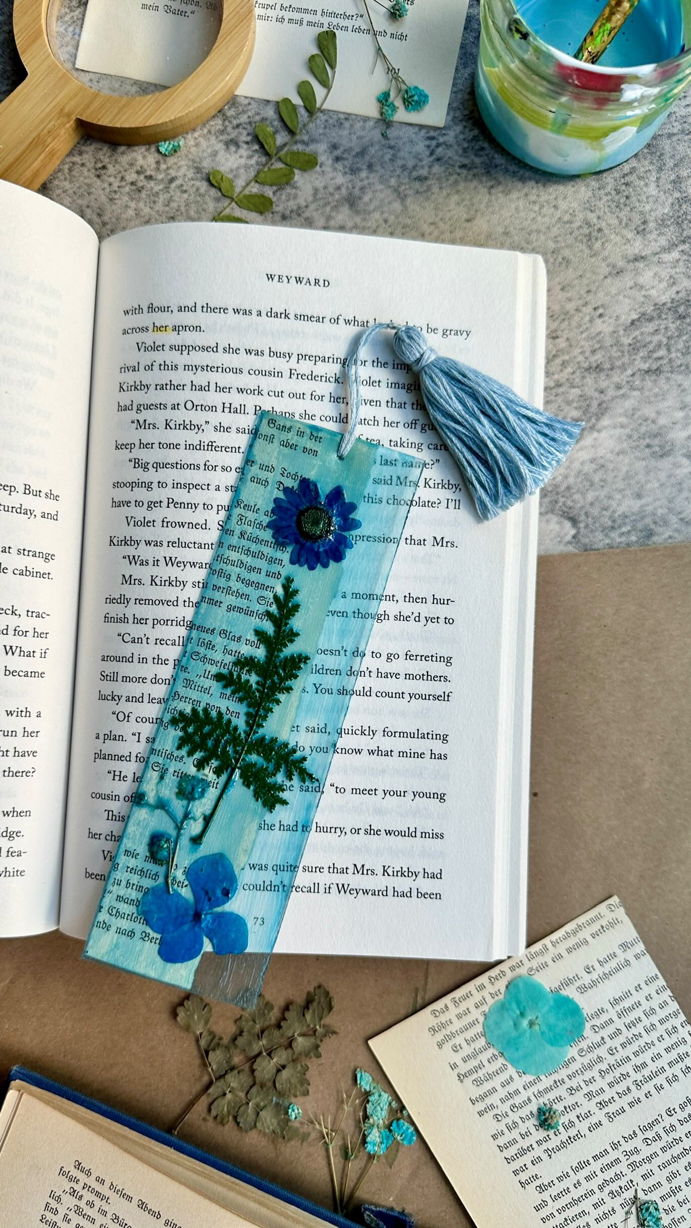 Pressed Flower Bookmark 🔖 Craft I used: 💙 a recycled plastic container ...