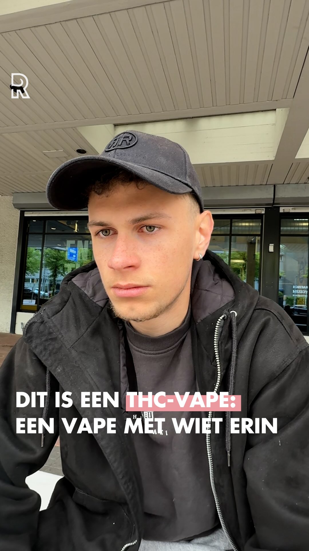 ‘Als er spice in zit, is het hartstikke gevaarlijk’ 🚬, Illegale THC-vapes  en e-sigaretten met synthetische cannabis worden steeds populairder onder  scholieren. In veel van deze verboden vapes zit 