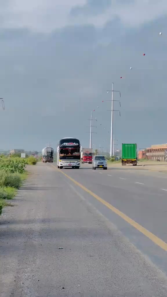 Truck reels bus videos bus reels Truck videos | Ali Raza Kunbher | Facebook
